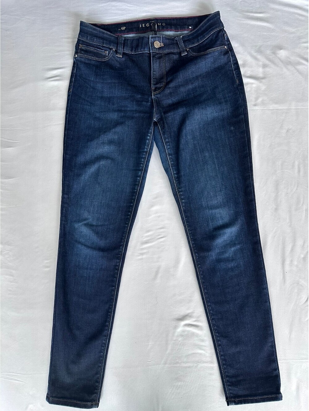 White House Black Market The Jegging Size 6P Petite Dark Wash Skinny Jeans